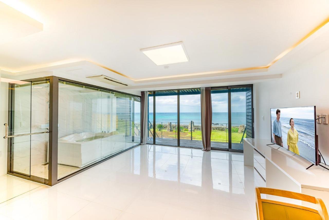 Castle Pool Resort Jeju Exterior foto