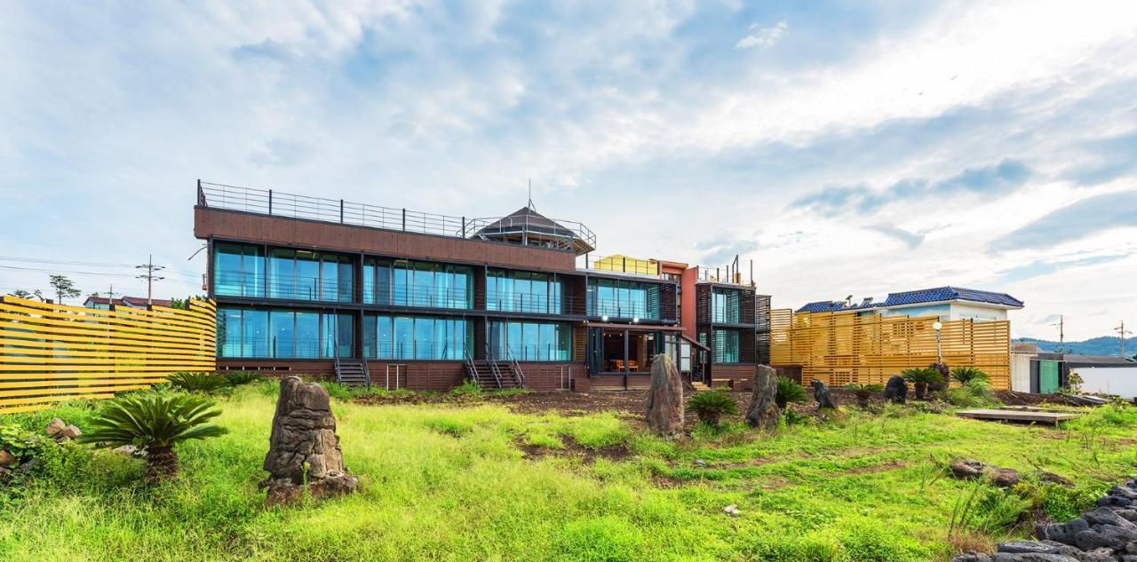 Castle Pool Resort Jeju Exterior foto